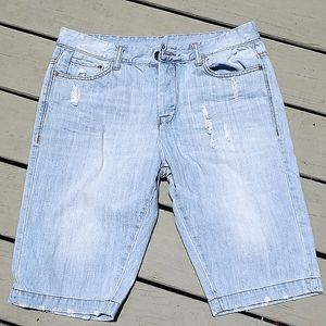 NWOT, Mens Calvin Klein size 32 (Men) distressed jean shorts